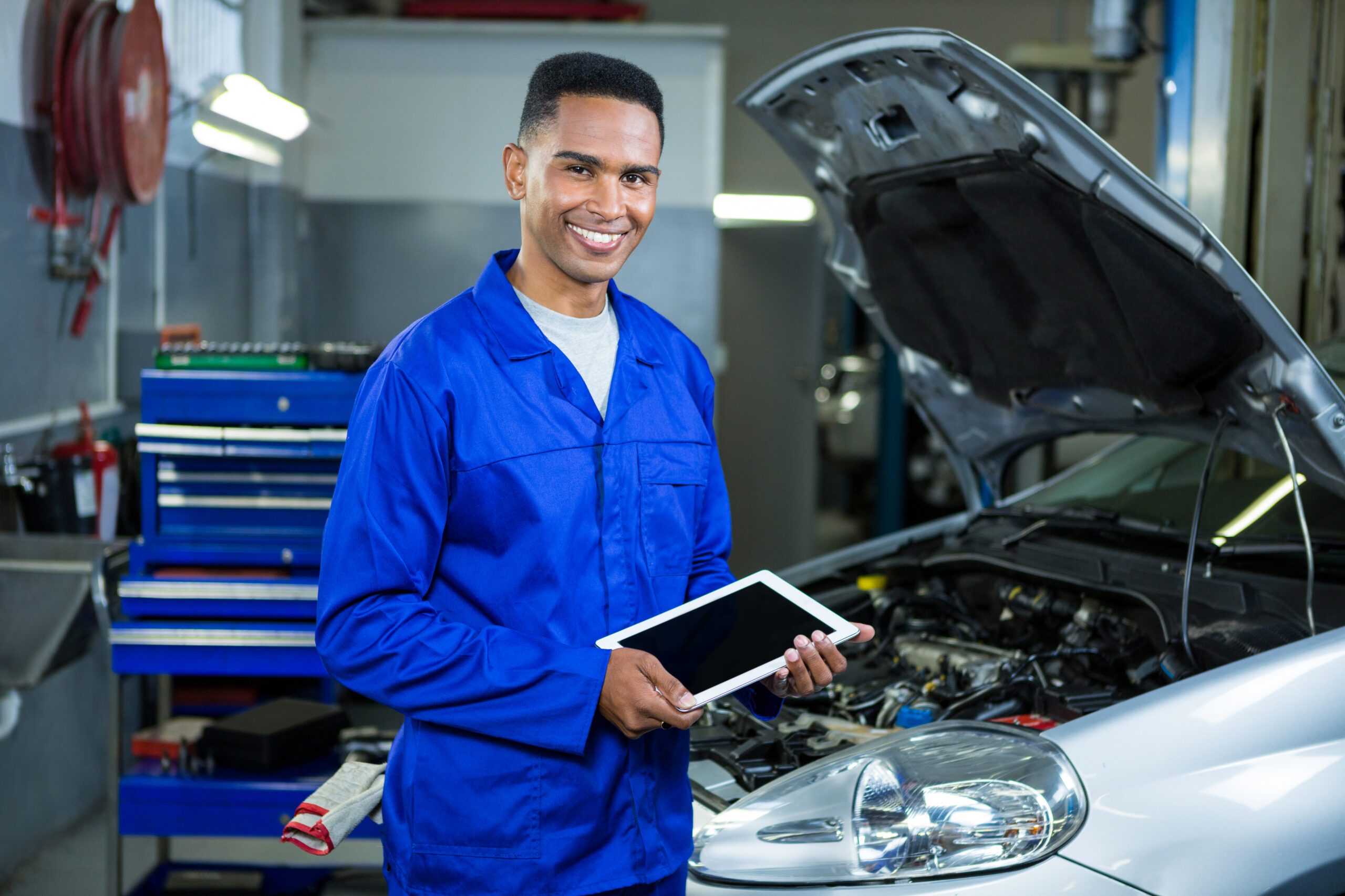 Stock Pièces Auto et Pièces Détachées Simplifié N°1 Puissant & Efficace au Maroc